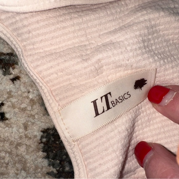 Cream Ribbed V-Neck Tank Top - Picture 4 of 4